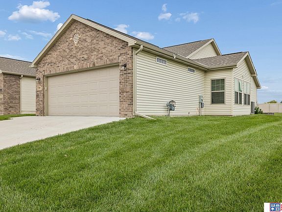2nd image of 8190 Regent Dr
