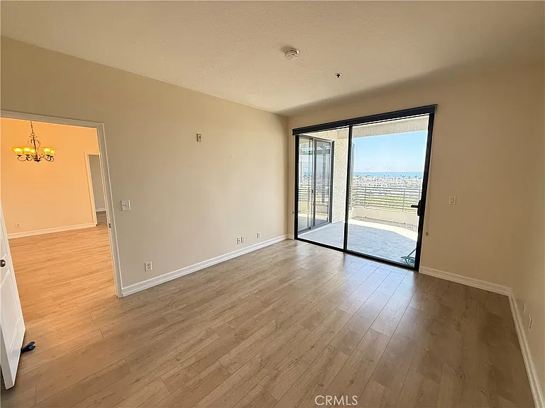 200 Paris Ln #210 — Photo 17