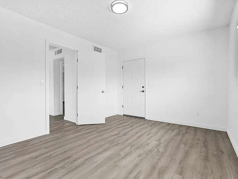 12085 W Dixie Hwy #209 — Photo 11