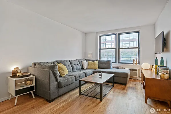 Rented by Oxford Property Group | media 8