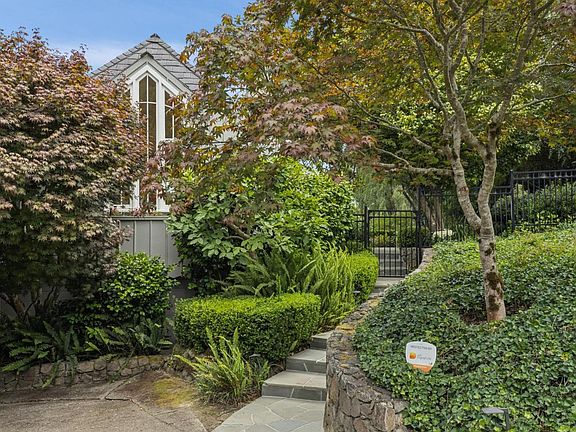 2nd image of 162 Bayview Drive