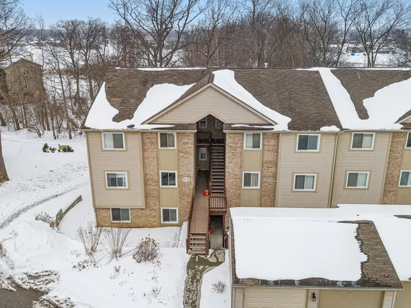 4912 Ashley Ln #84, Waterford, MI 48329