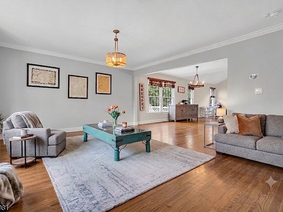 5th image of 10 Deborah Way