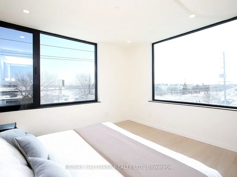 2 Owen Dr — Photo 12