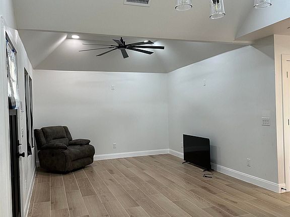 3rd image of 2700 Baltimore Rd