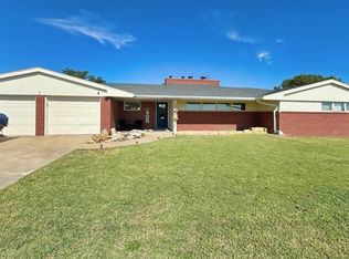 522 E 1st St, Lucas, KS 67648