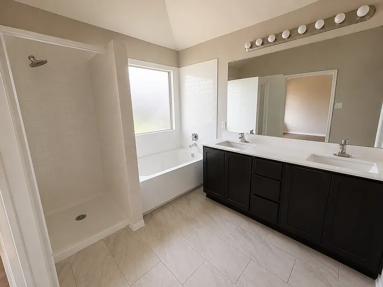 1617 Lubbock Dr — Photo 6