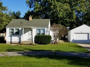 5208 McCurry Rd, Roscoe, IL 61073