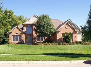 543 Amherst Cir, Saline, MI 48176