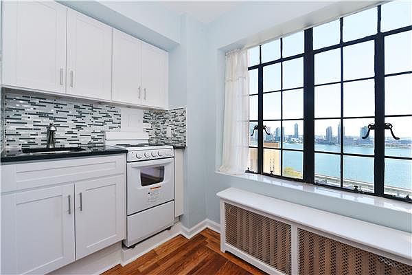 1st image of 5 Tudor City Pl APT 1034