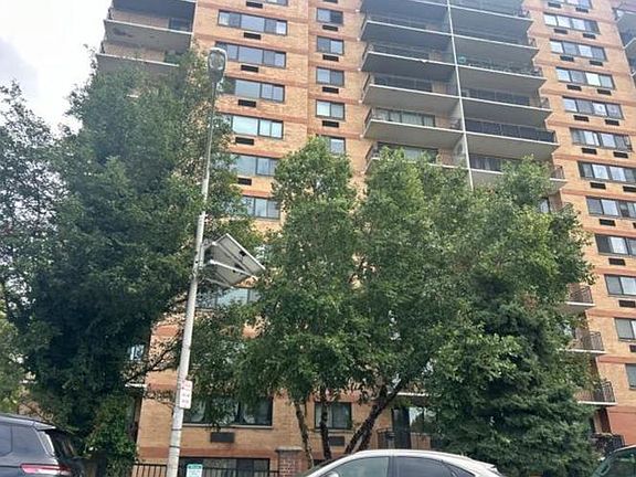 3rd image of 60 Parkway Dr E APT 2C