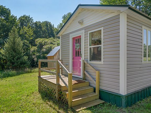 4th image of 272 Bacon Road