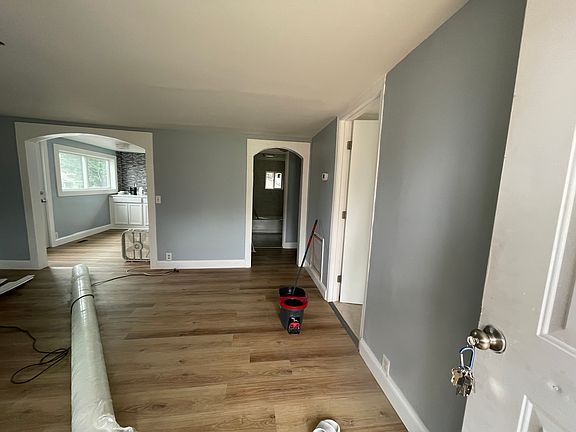 2nd image of 415 W Depot St #415