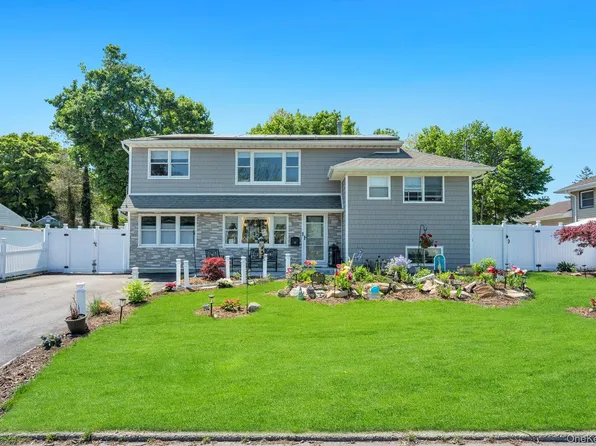 33 Wiltshire Drive, Commack, NY 11725
