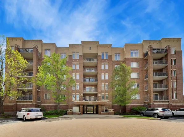 655 Perrie Dr APT 307, Elk Grove Village, IL 60007
