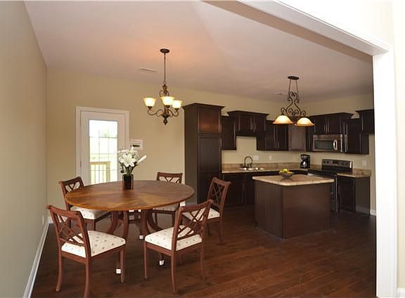 3rd image of 108 Meadow Wood Park
