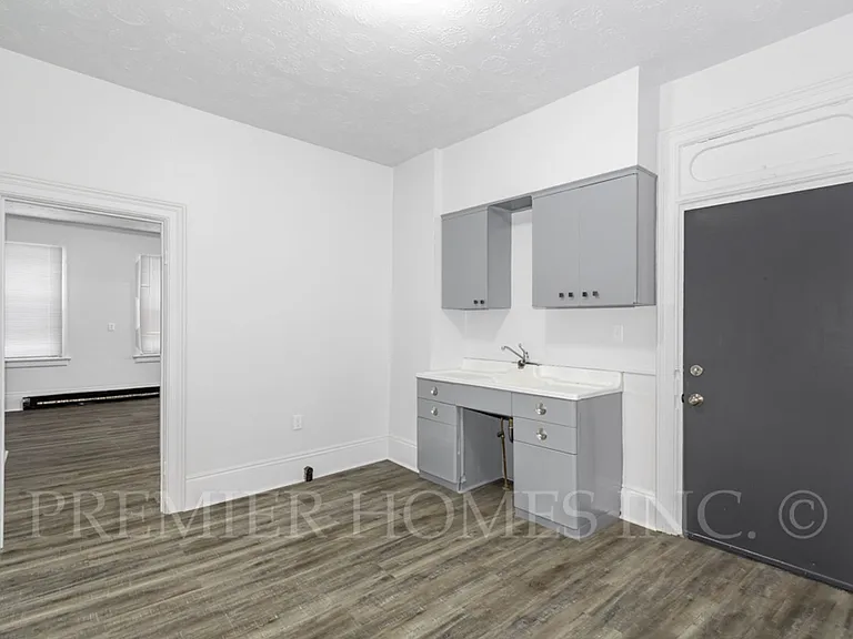 3390 State St NE — Photo 4
