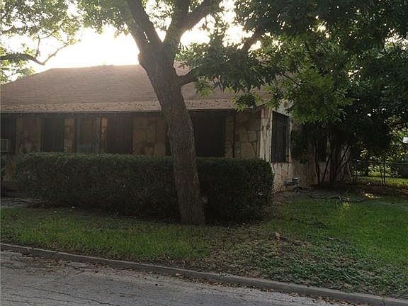 2nd image of 1013 N Milam St