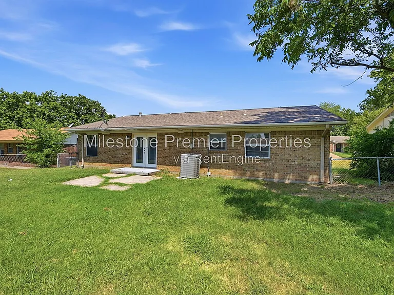 302 Iowa St — Photo 21