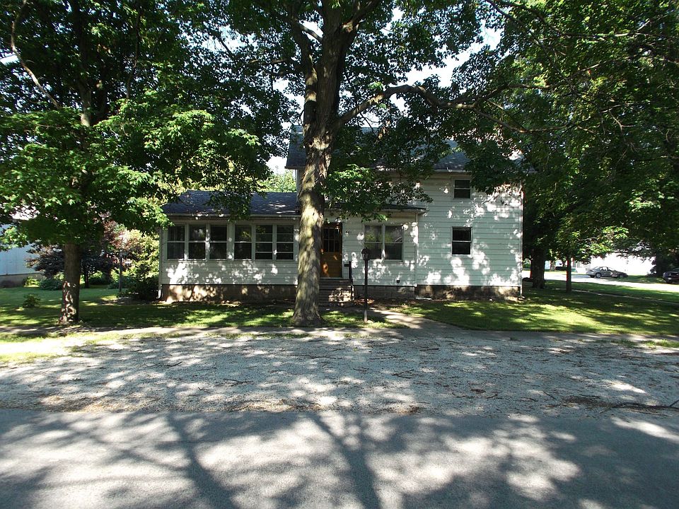 1st image of 601 W Elm St