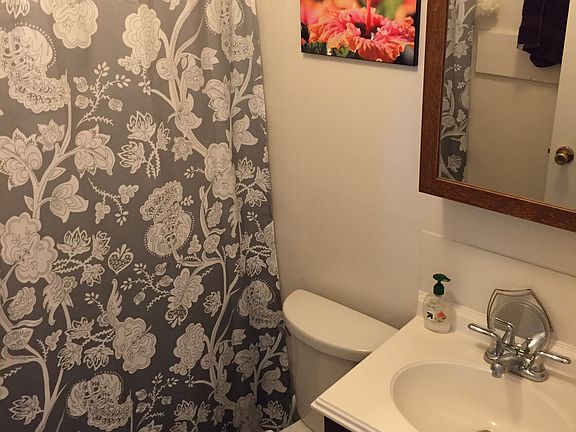 5th image of 2613 Brown St #B