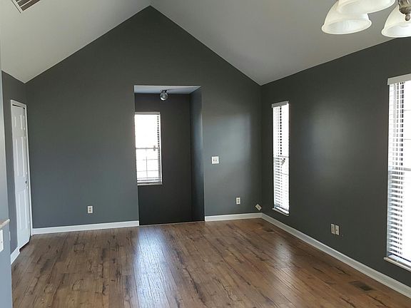 2nd image of 208 Oakbrooke Dr