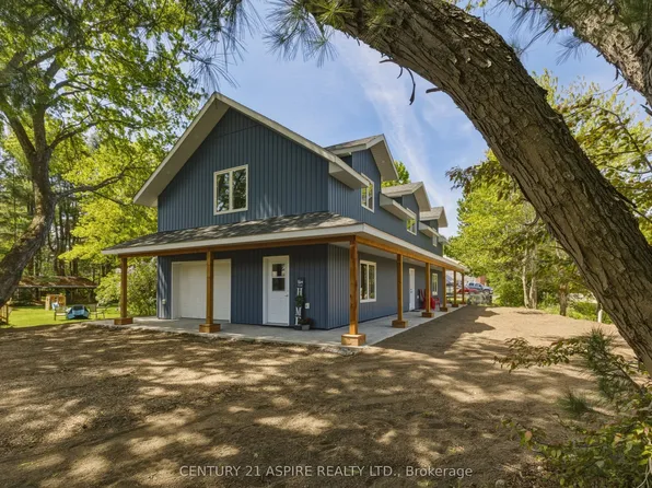 32 Wilson St, Laurentian Hills, ON K0J 1J0