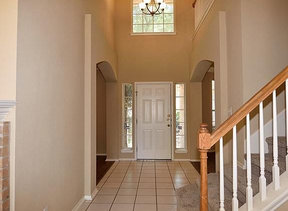 4th image of 1402 Deer Horn Dr