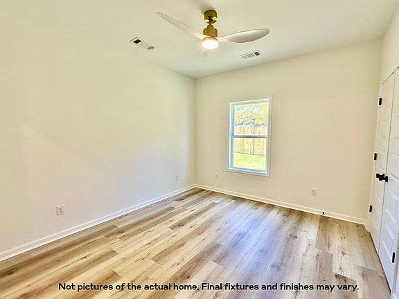 4th image of 1007 Robinson St