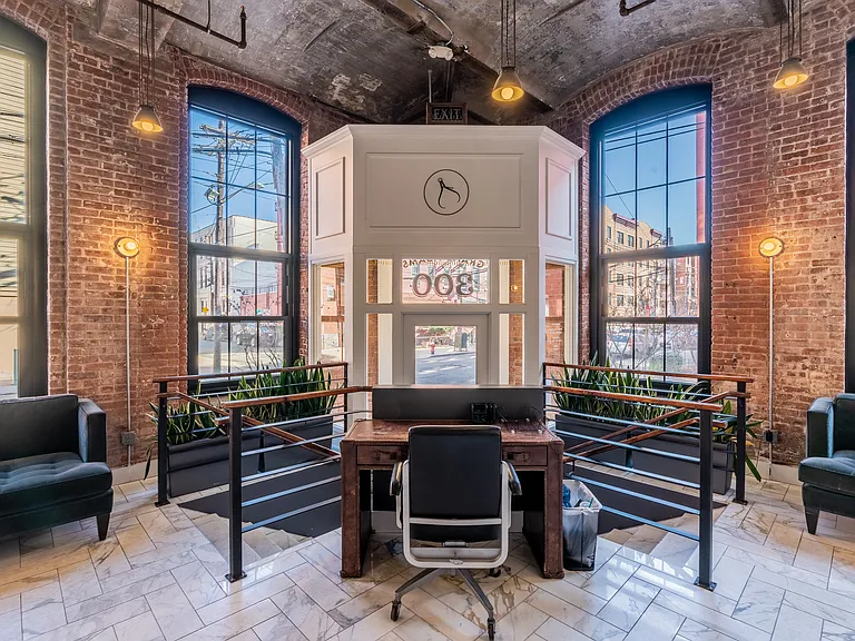 Grand Adams Hoboken — Photo 4