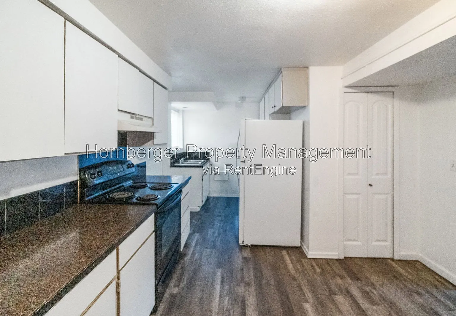 2 bed, 1.0 bath, 949 sqft, $1,225 — Photo 2