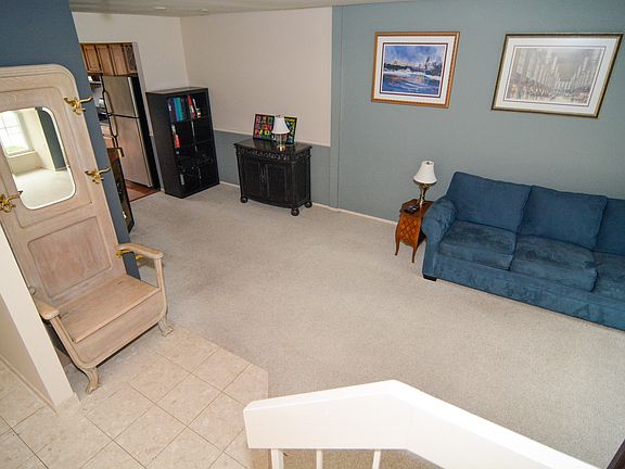 5th image of 151 Pine Ct