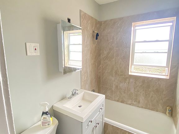 5th image of 1757 W North Shore Ave APT 1A