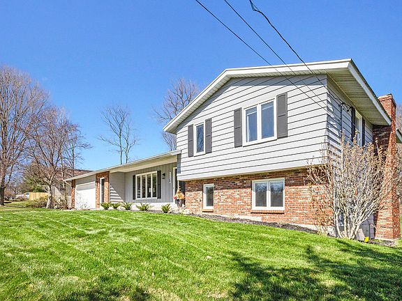 3rd image of 1120 Paradise Lake Dr SE