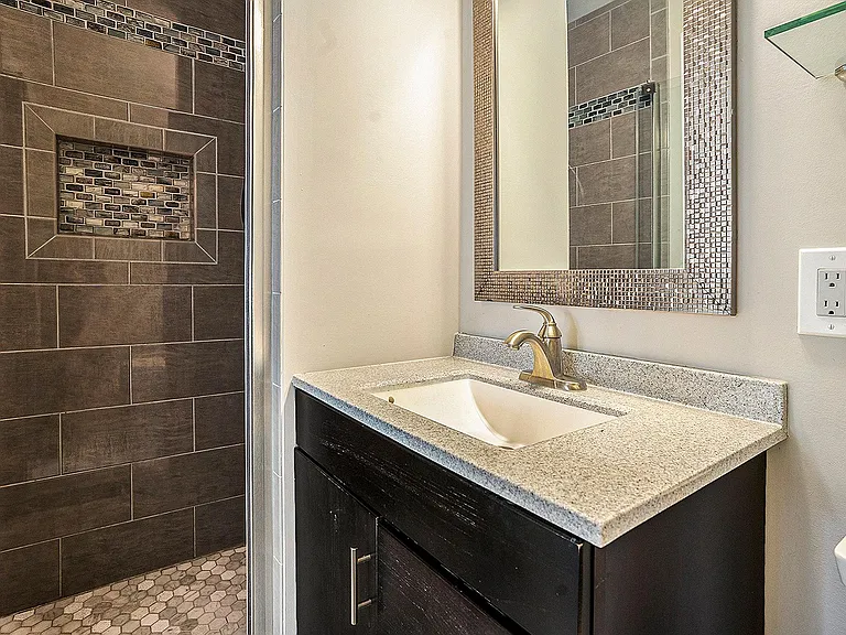2280 Suzann Dr — Photo 21