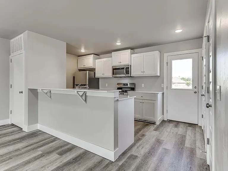 1101 N Fretz Ave #200 — Photo 8