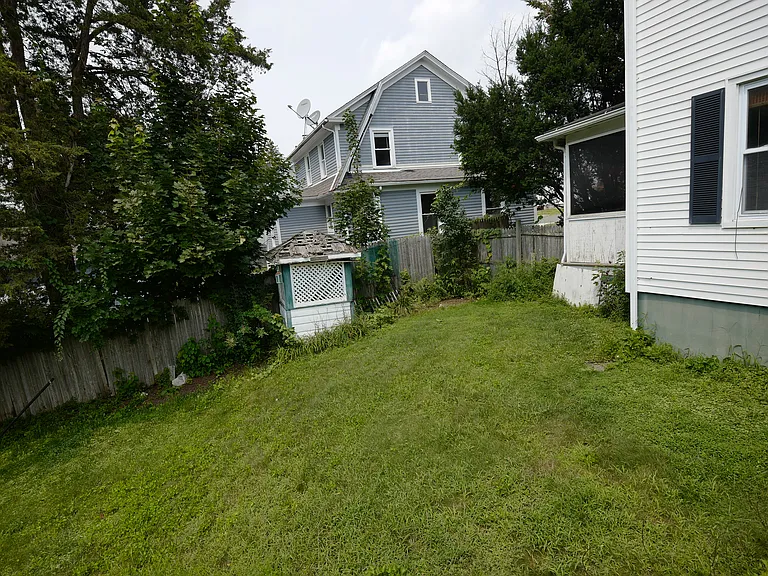 58 Davis St — Photo 16