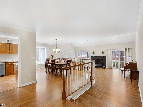 3rd image of 35 Roberts Cir