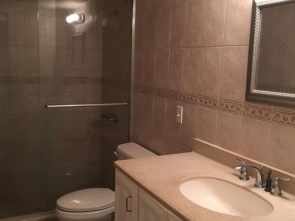 4th image of 300 NW 42nd Ave APT 611