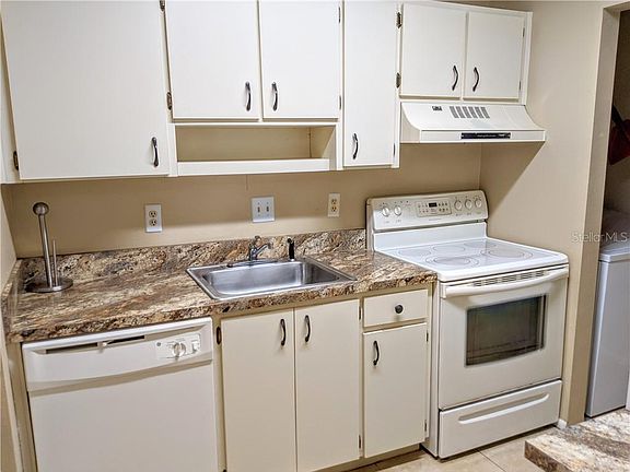 3rd image of 3277 Fox Chase Cir N APT 207
