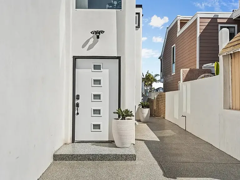 16742 Intrepid Ln — Photo 23