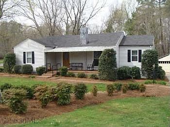 2nd image of 1013 Jefferson Rd