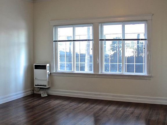 4th image of 945 Beacon Ave APT 300