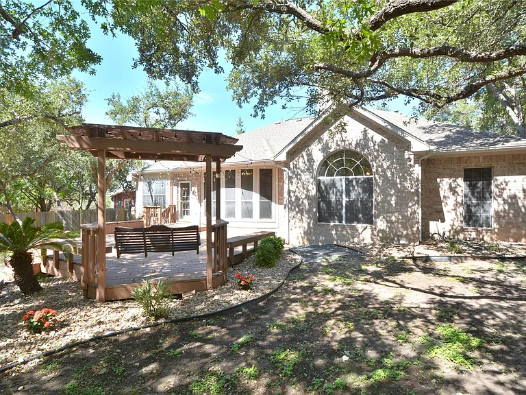 11509 Leon Grande Cv — Photo 35