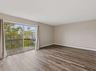 2800 Hillsboro Ave N APT 307, New Hope, MN 55427
