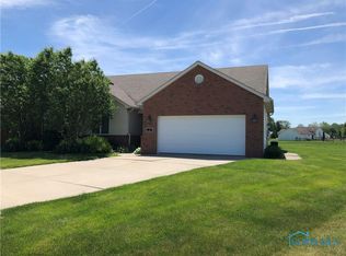 1 Crabtree Ct, Swanton, OH 43558