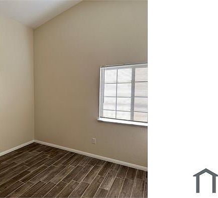 5th image of 37443 Lilacview Ave