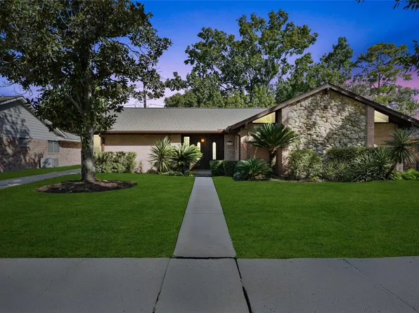 5830 Yarwell Dr, Houston, TX 77096