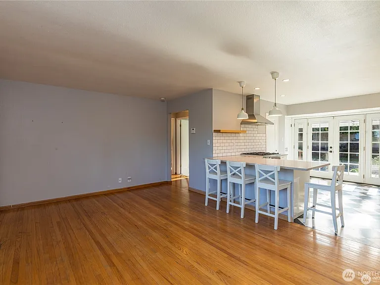 8601 36th Ave SW — Photo 6