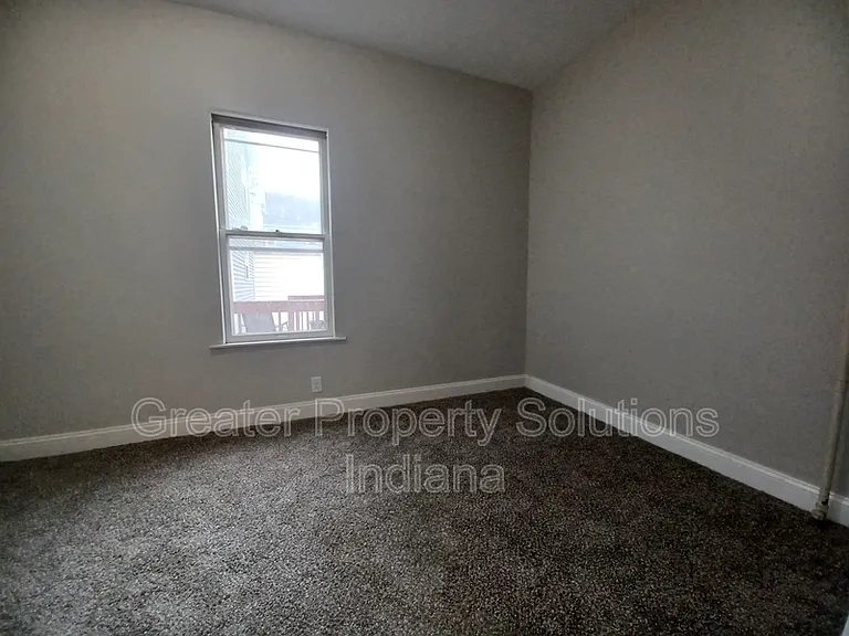 1719 Sheridan Avelower — Photo 6